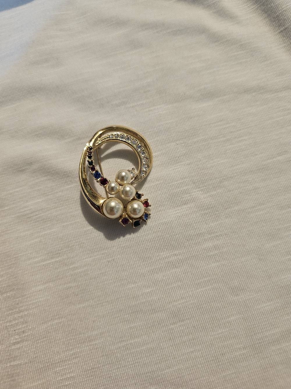 Vintage Gold Pearl & Multistone Swirl Brooch